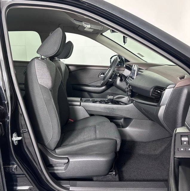 Used 2022 Nissan Rogue SV FWD image 30