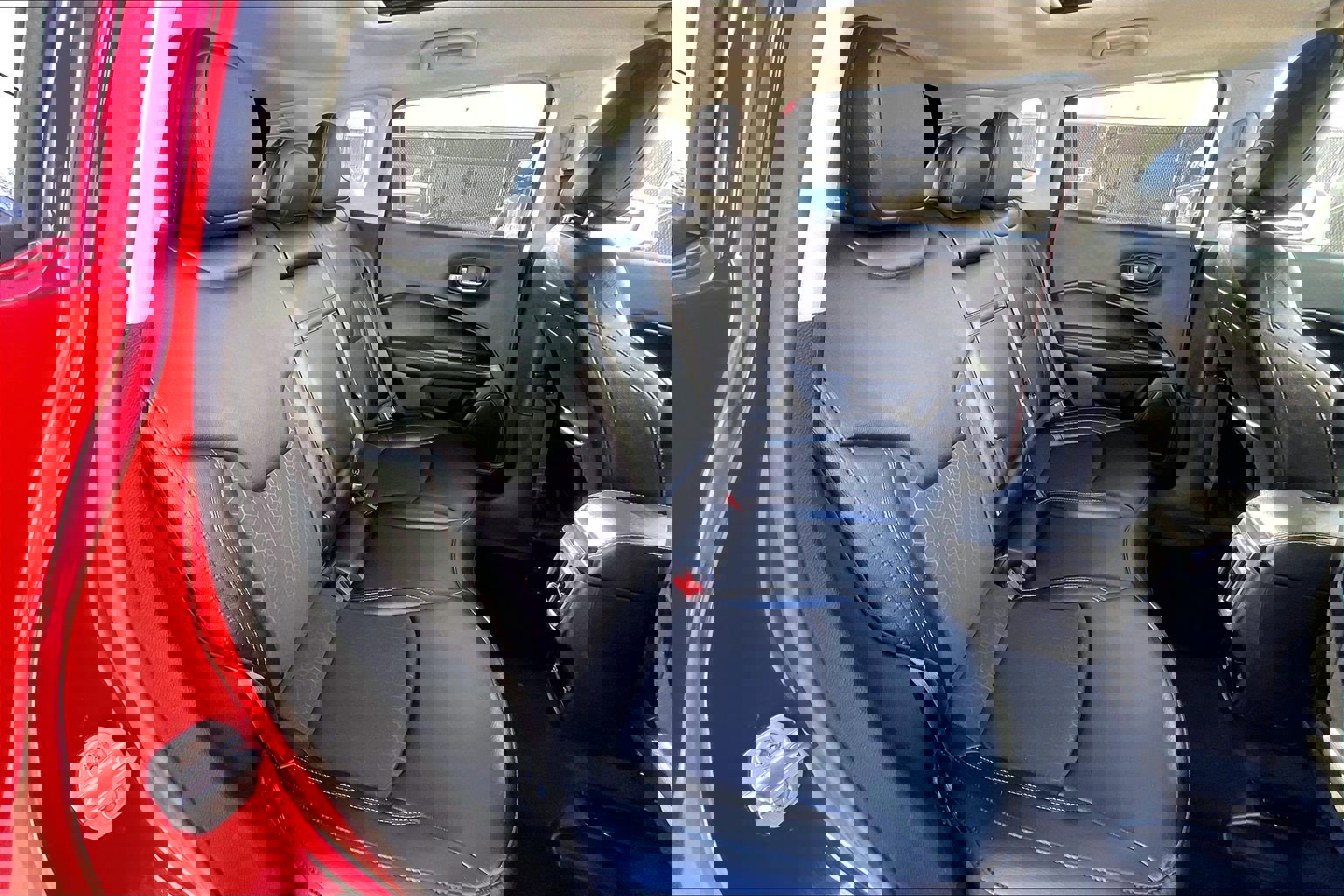 Used 2019 Jeep Compass Latitude w/ Cold Weather Group image 32