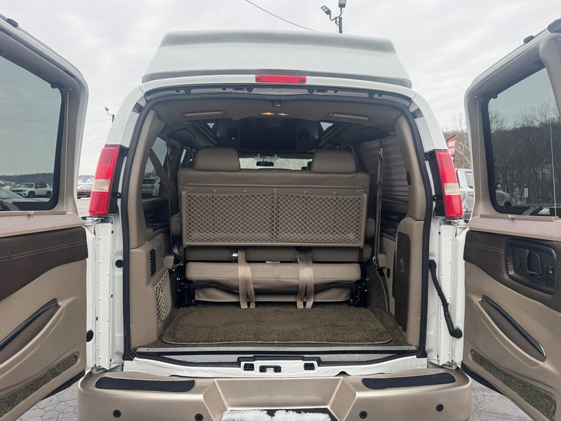 Used 2015 Chevrolet Express 2500 image 21