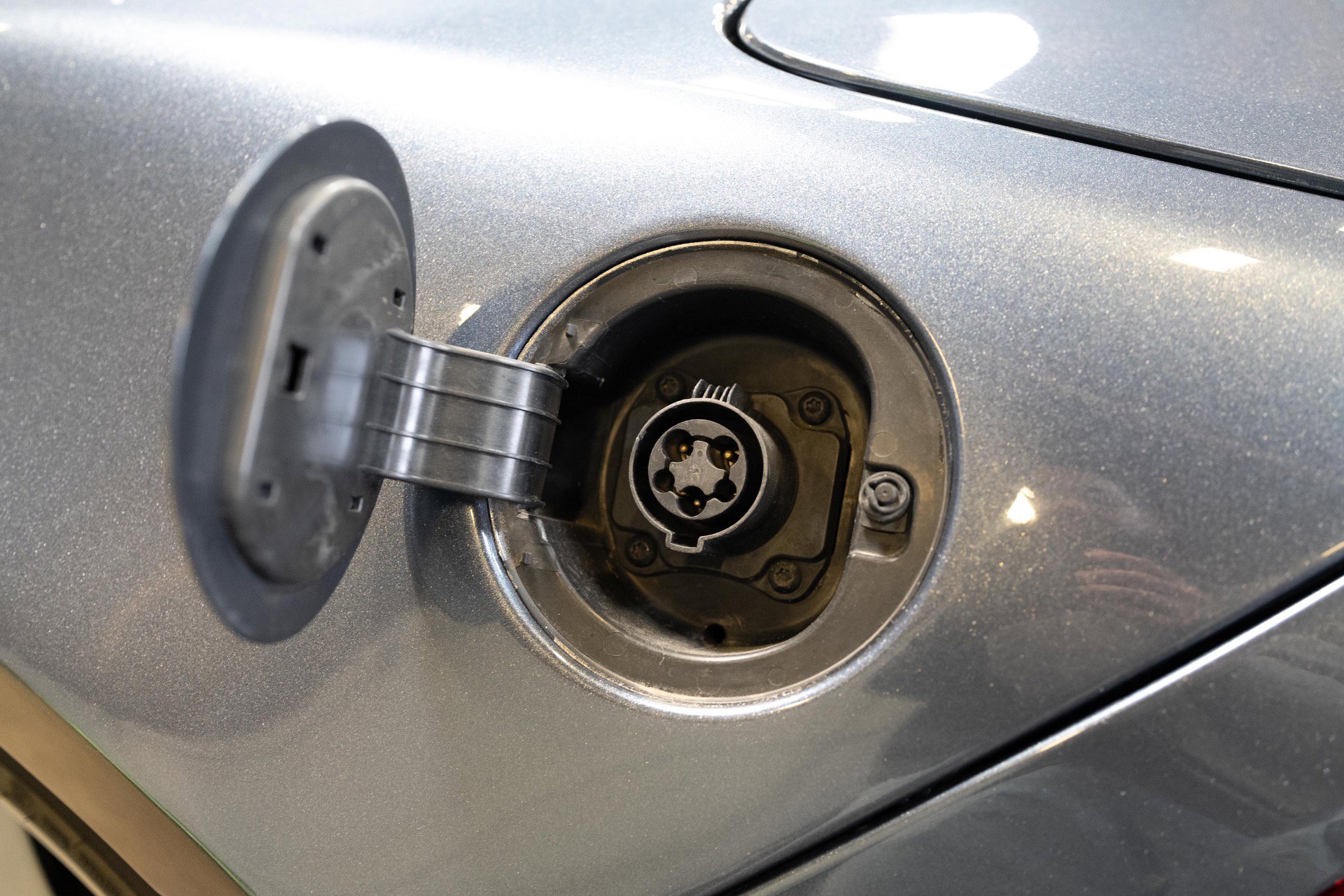 Used 2012 Fisker Karma EcoSport RWD image 85