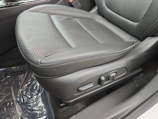 Used 2023 Buick Encore GX Essence w/ Experience Buick Package FWD image 28