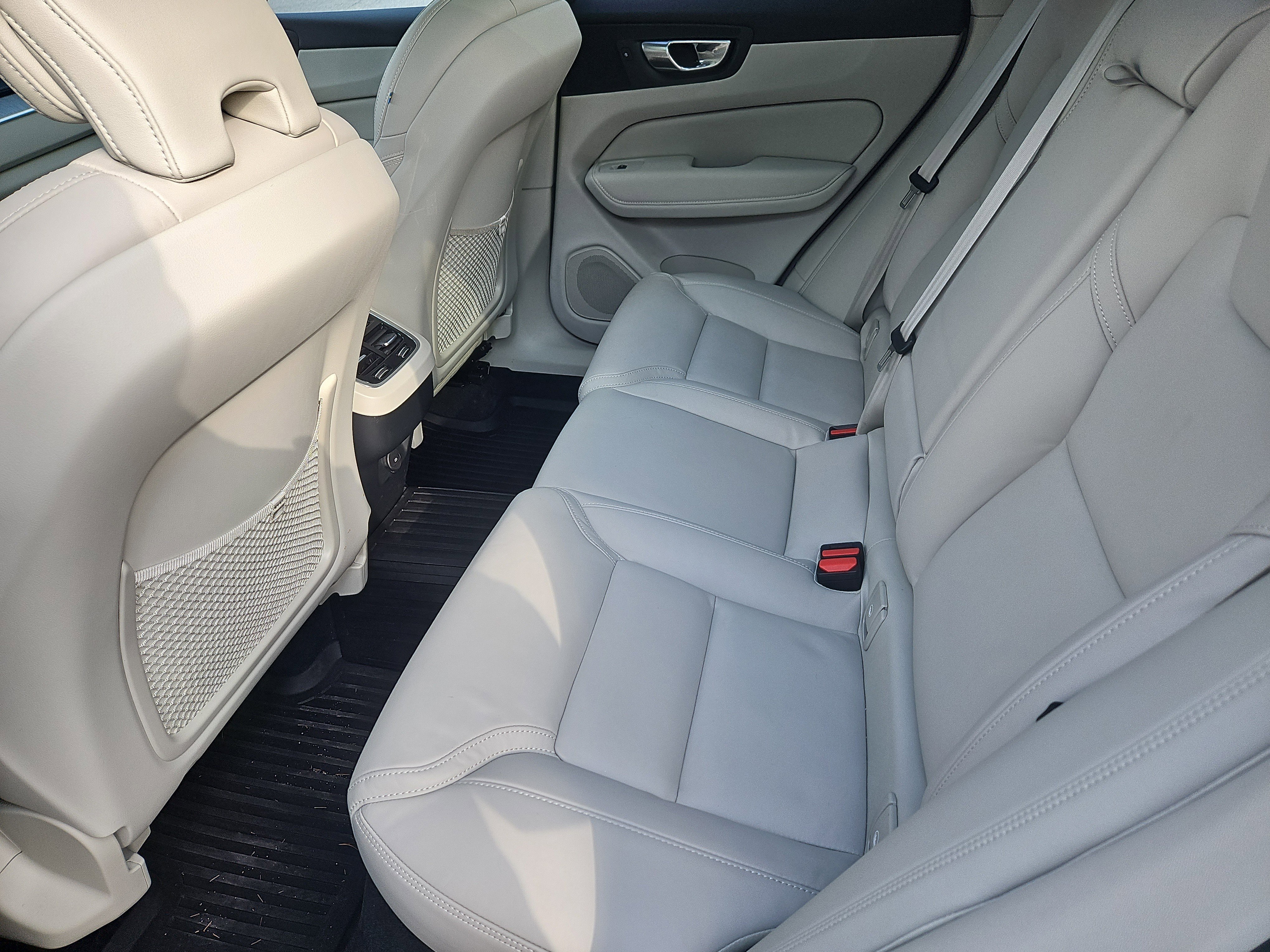 Used 2025 Volvo XC60 B5 Ultra w/ Protection Package Premier image 34