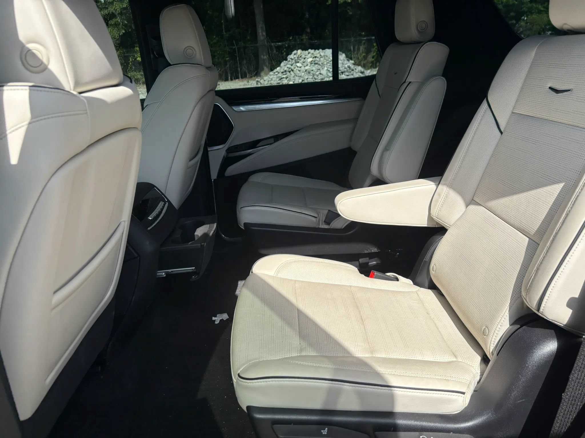 Used 2025 Cadillac Escalade Sport w/ Touring Package AWD/4WD image 14