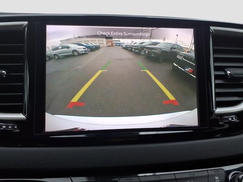 Used 2023 Chrysler Pacifica Touring-L image 25