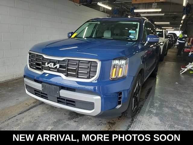 Used 2025 Kia Telluride S FWD image 1