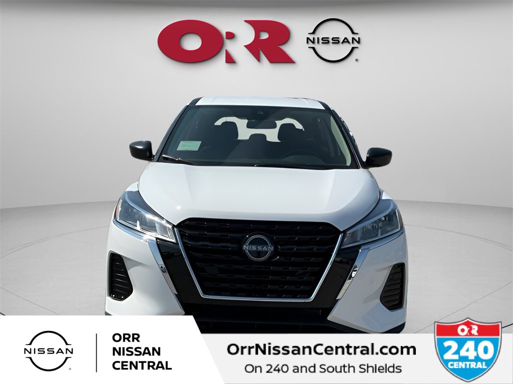New 2025 Nissan Kicks Play S image 2
