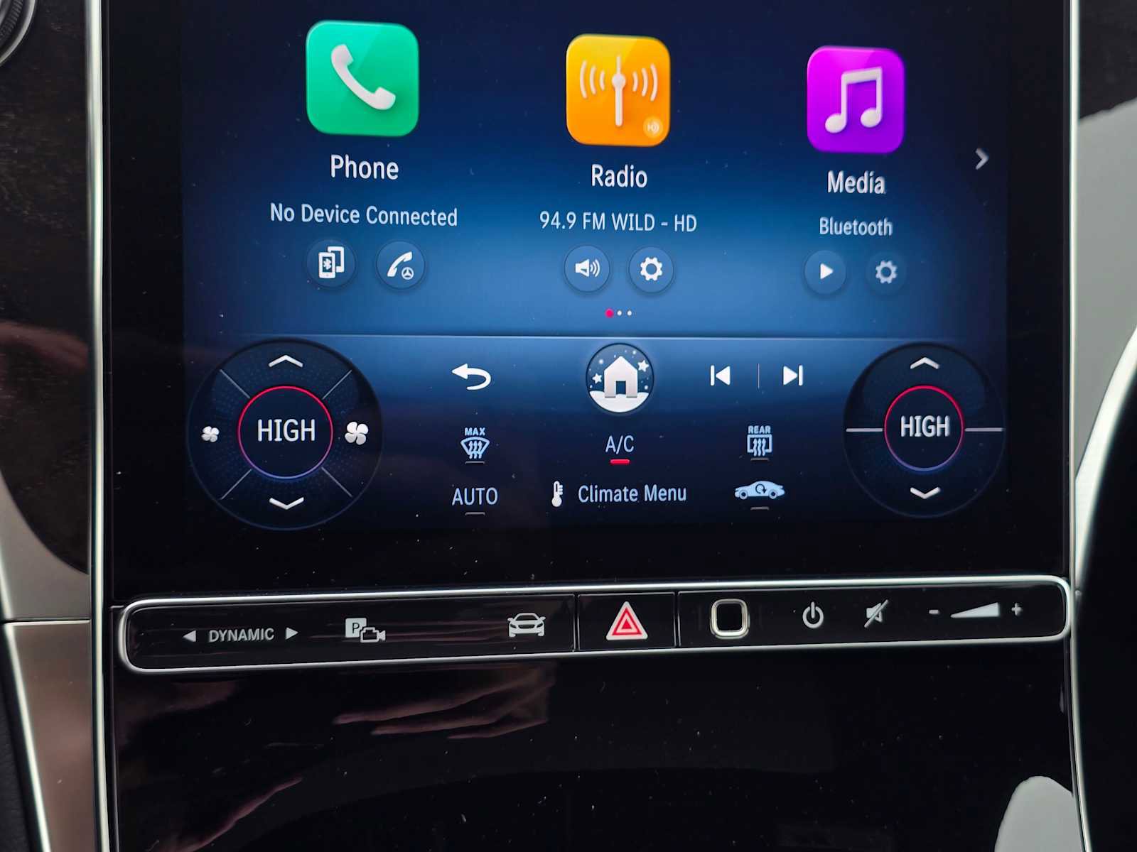 Used 2025 Mercedes-Benz GLC 300 image 29