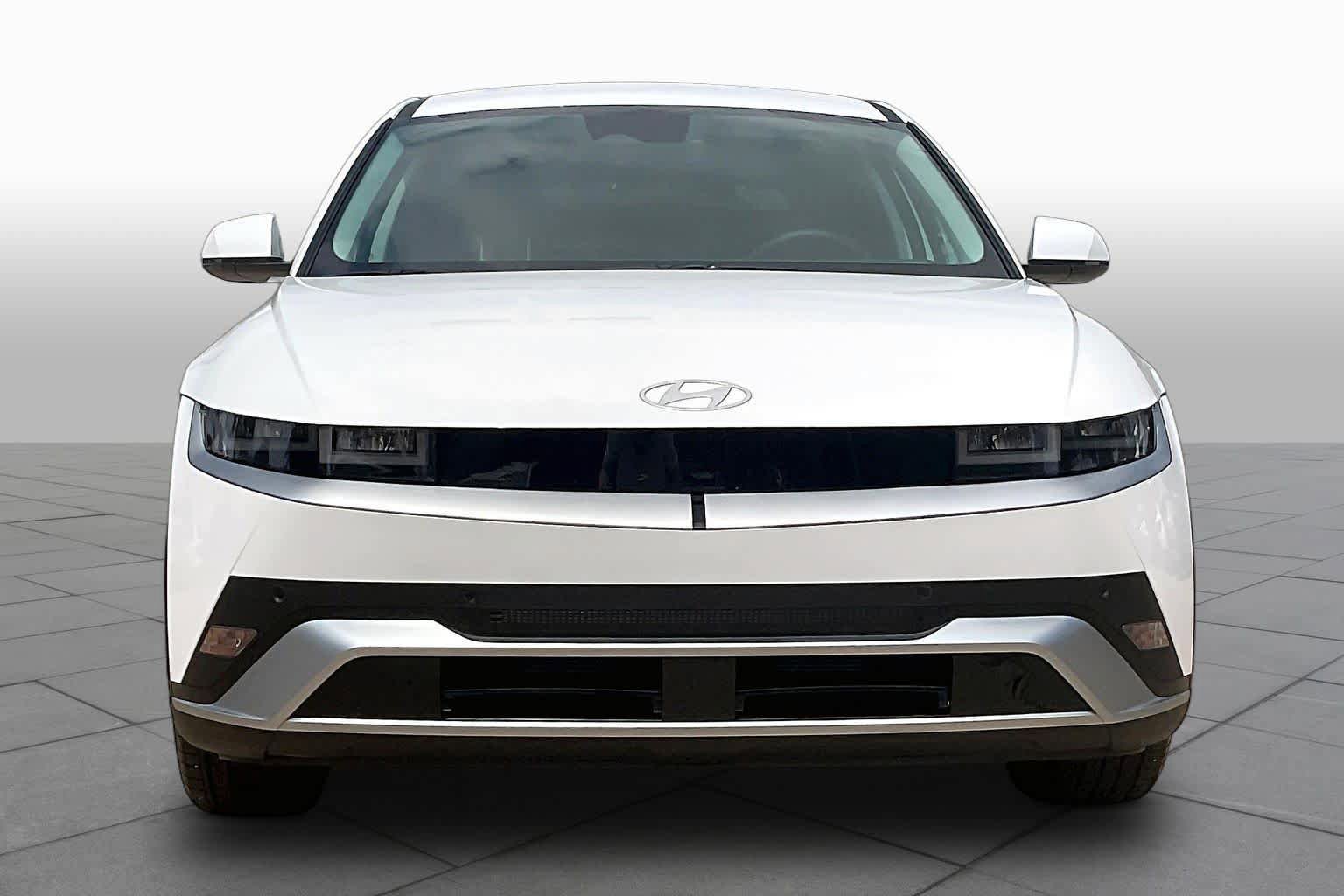Certified 2026 Hyundai Ioniq 5 SEL RWD image 3