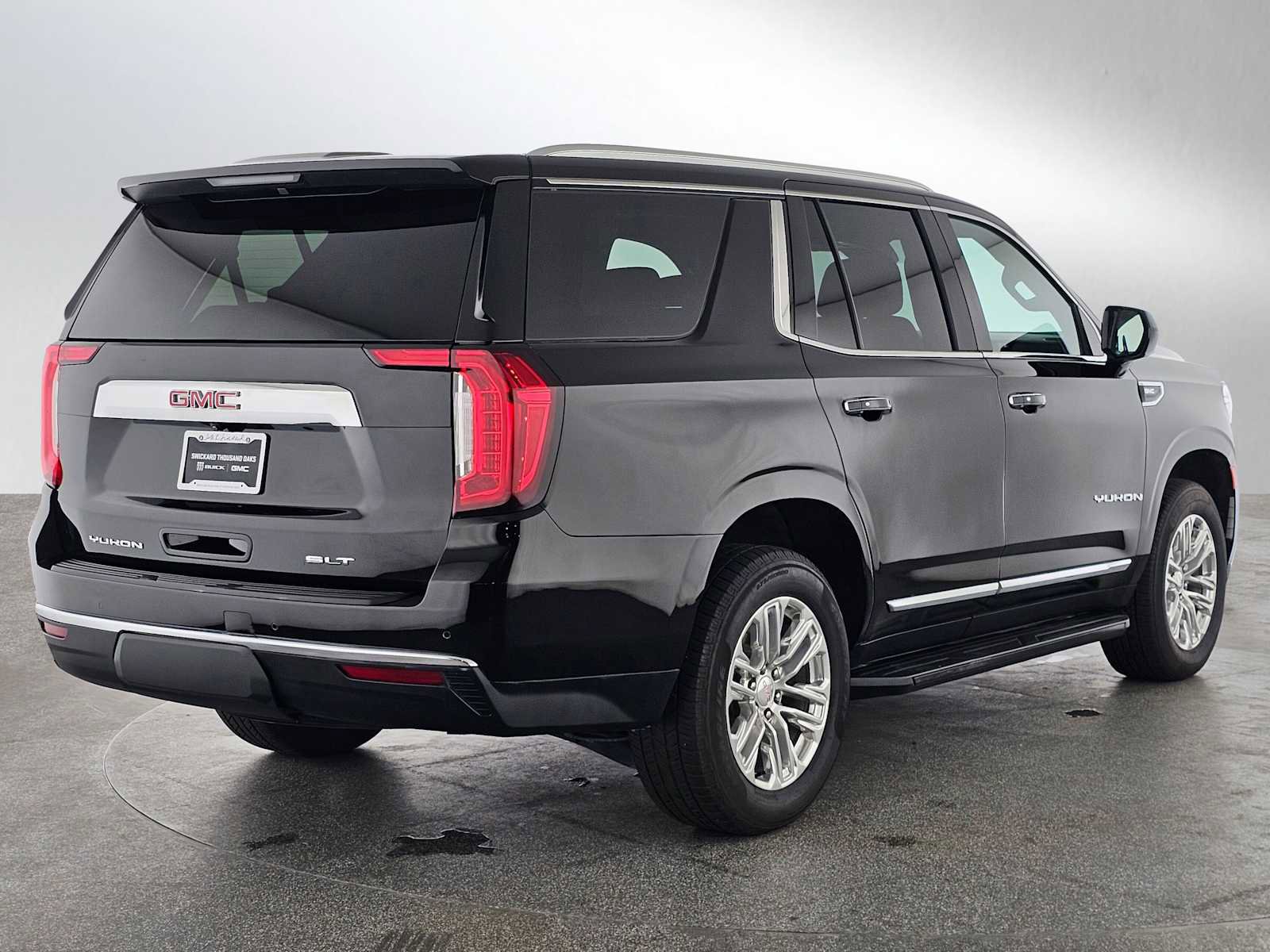 Used 2024 GMC Yukon SLT image 3