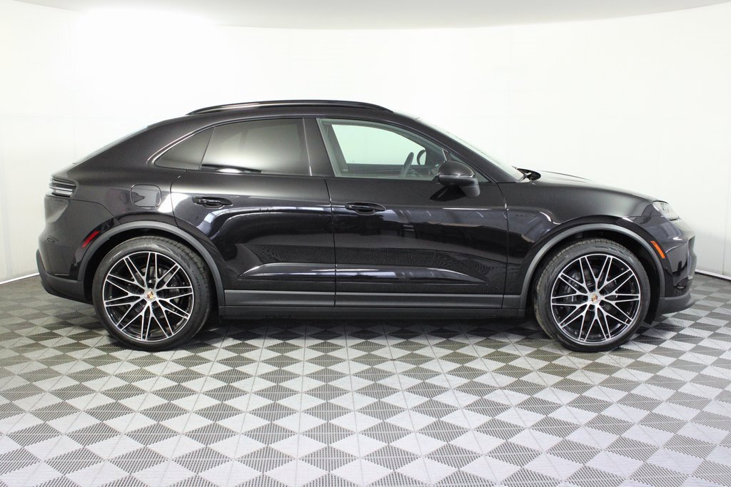 Used 2025 Porsche Macan Electric image 8