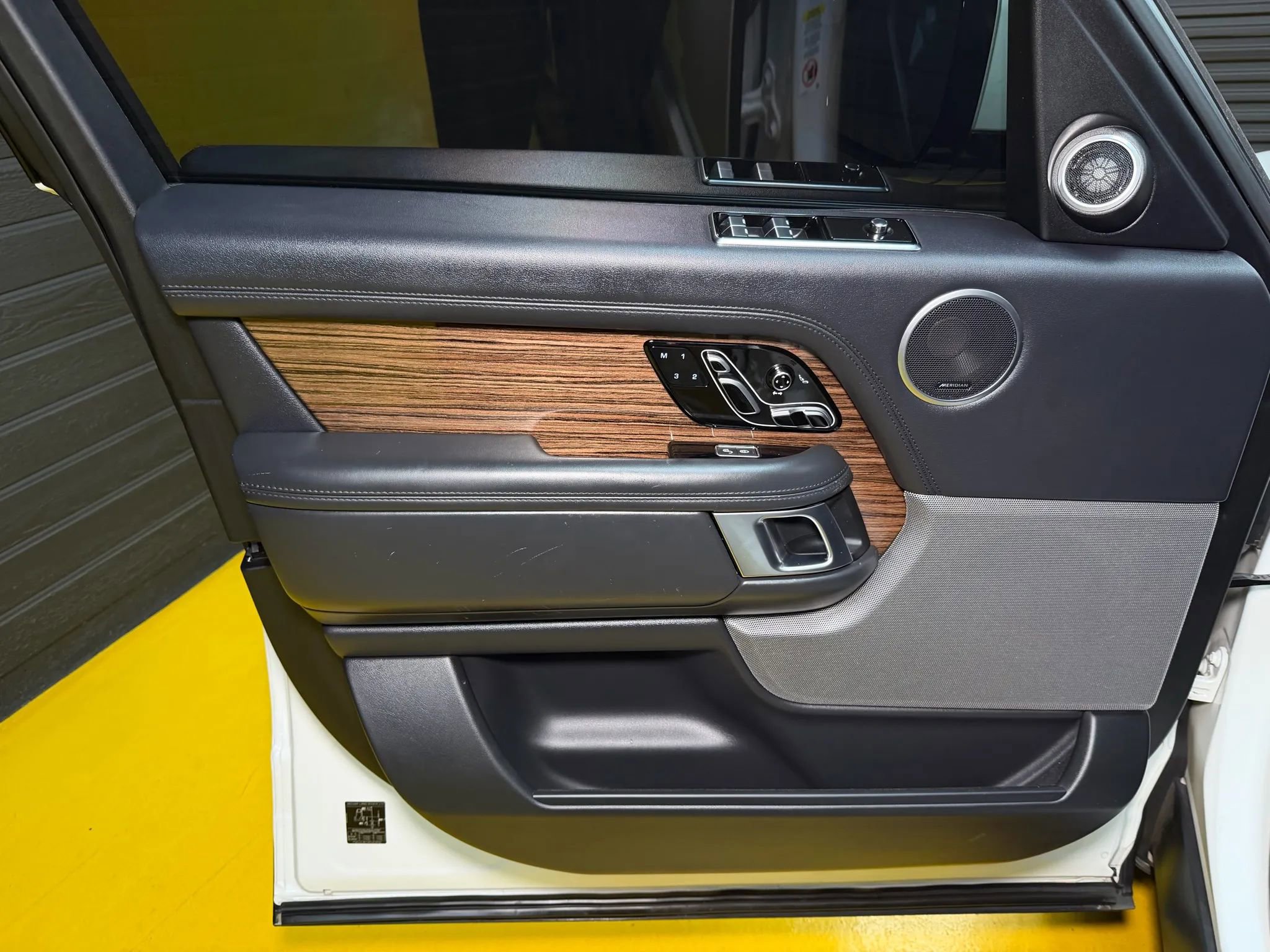 Used 2018 Land Rover Range Rover HSE AWD/4WD image 35