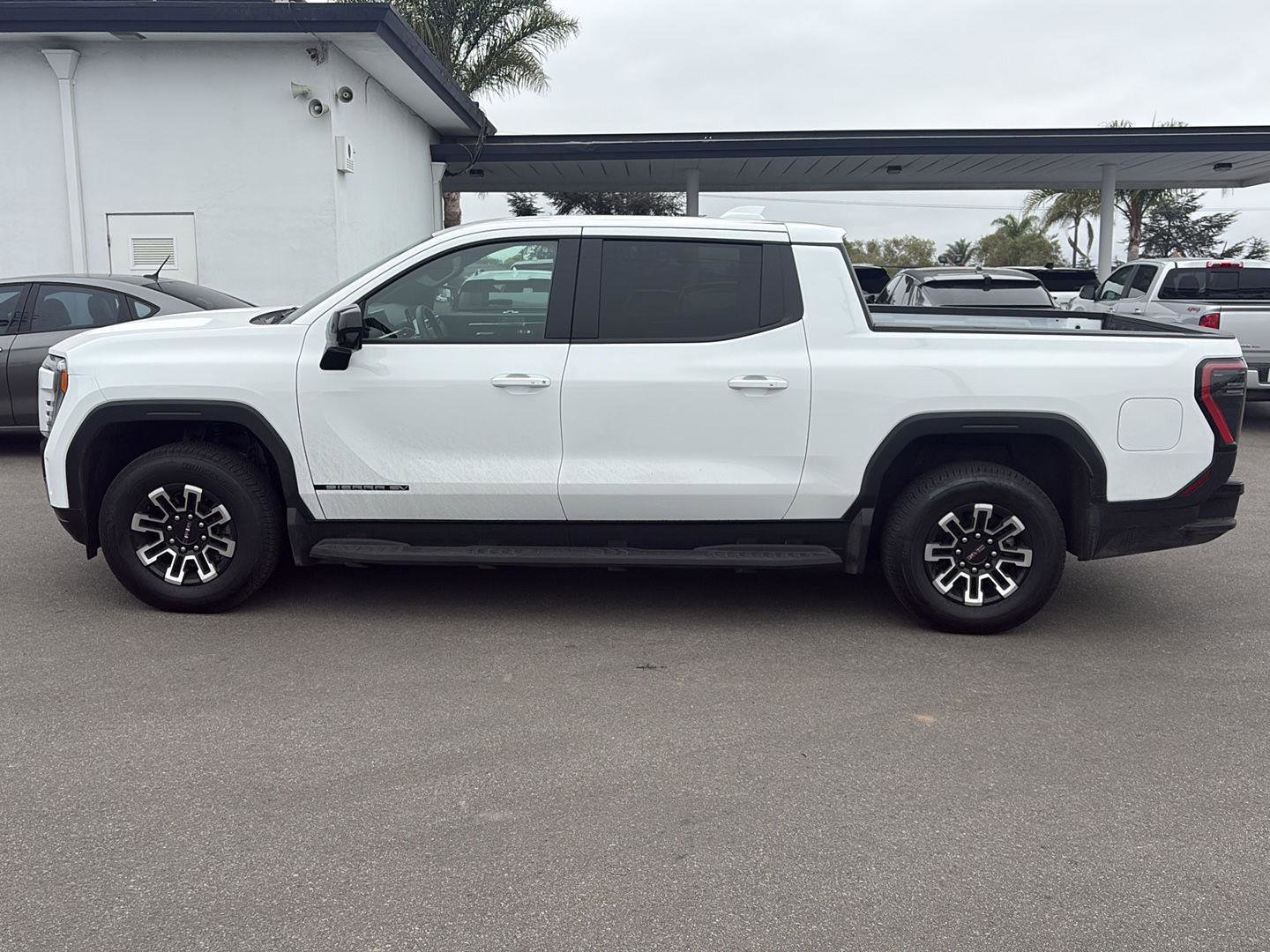 Used 2026 GMC Sierra EV Elevation image 8