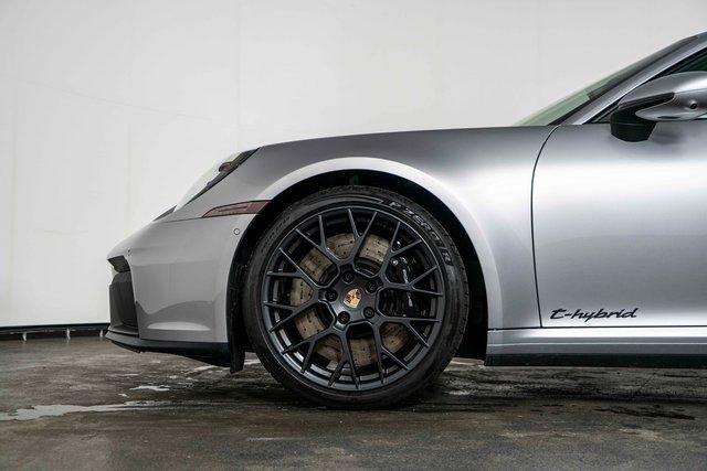 Used 2025 Porsche 911 Carrera GTS image 12