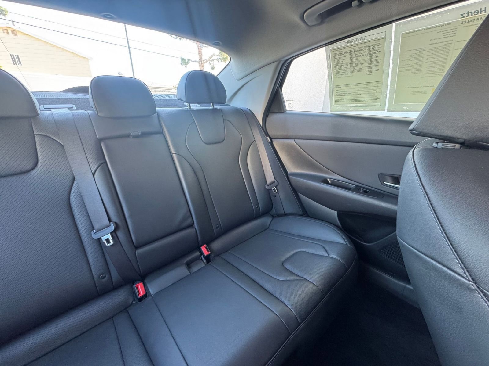 Used 2025 Hyundai Elantra Limited image 40