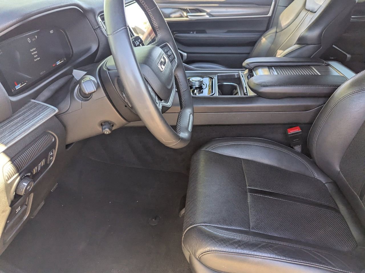 Used 2023 Jeep Wagoneer L Series II image 28