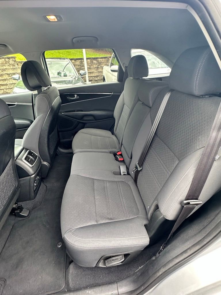 Used 2016 Kia Sorento AWD image 6