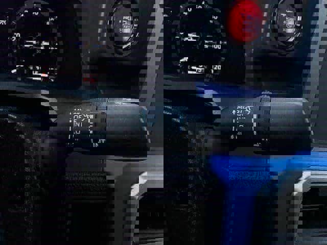 Used 2025 Toyota Tacoma TRD Off-Road image 31