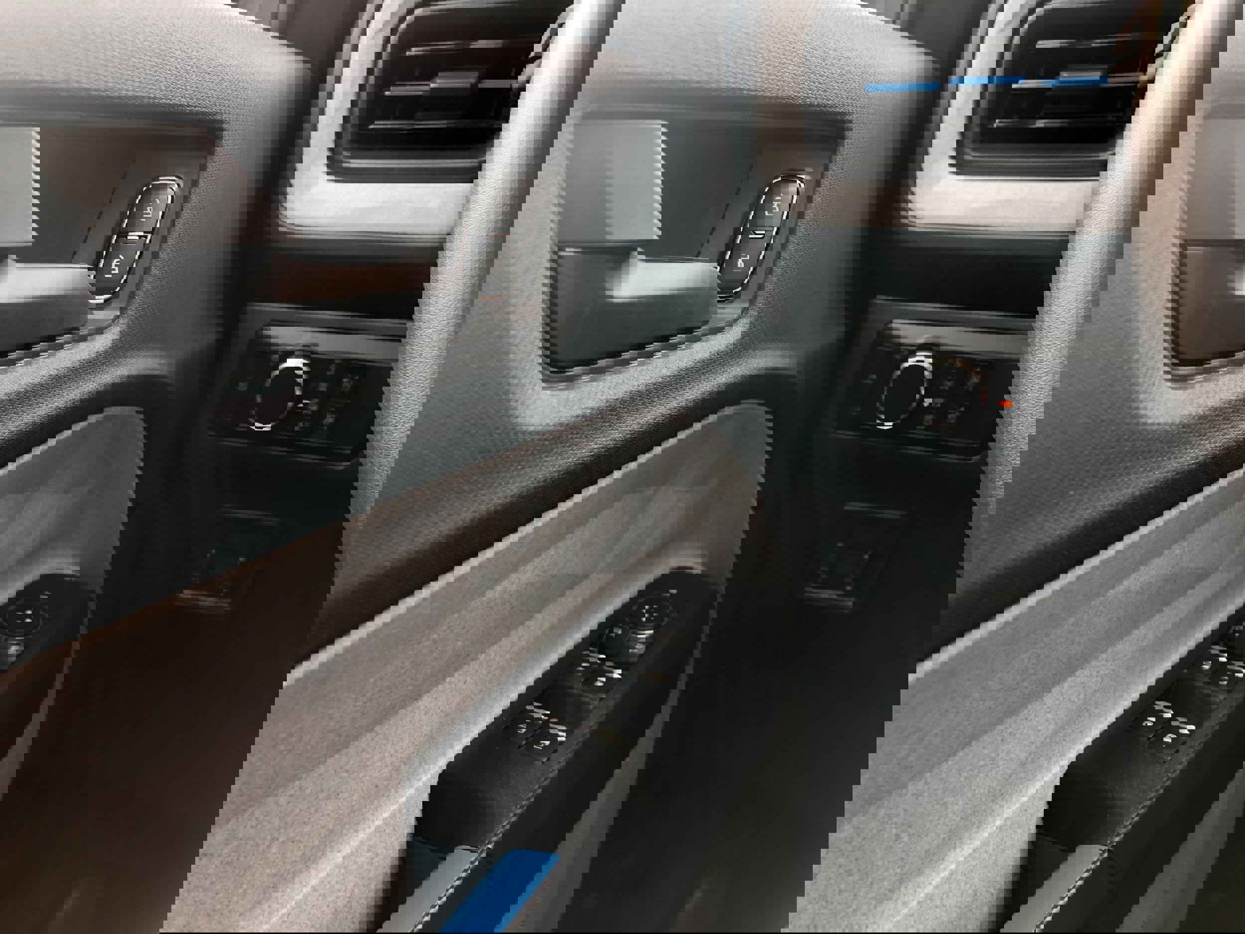 New 2025 Ford Maverick XLT w/ XLT Luxury Package image 19