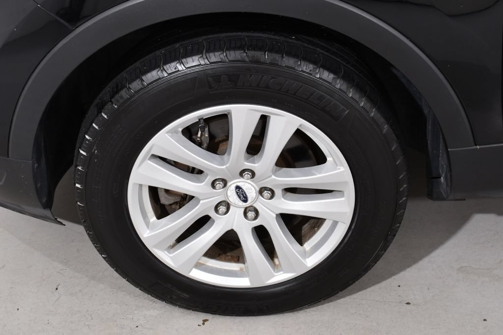 Used 2018 Ford Explorer XLT w/ Equipment Group 202A AWD/4WD image 25