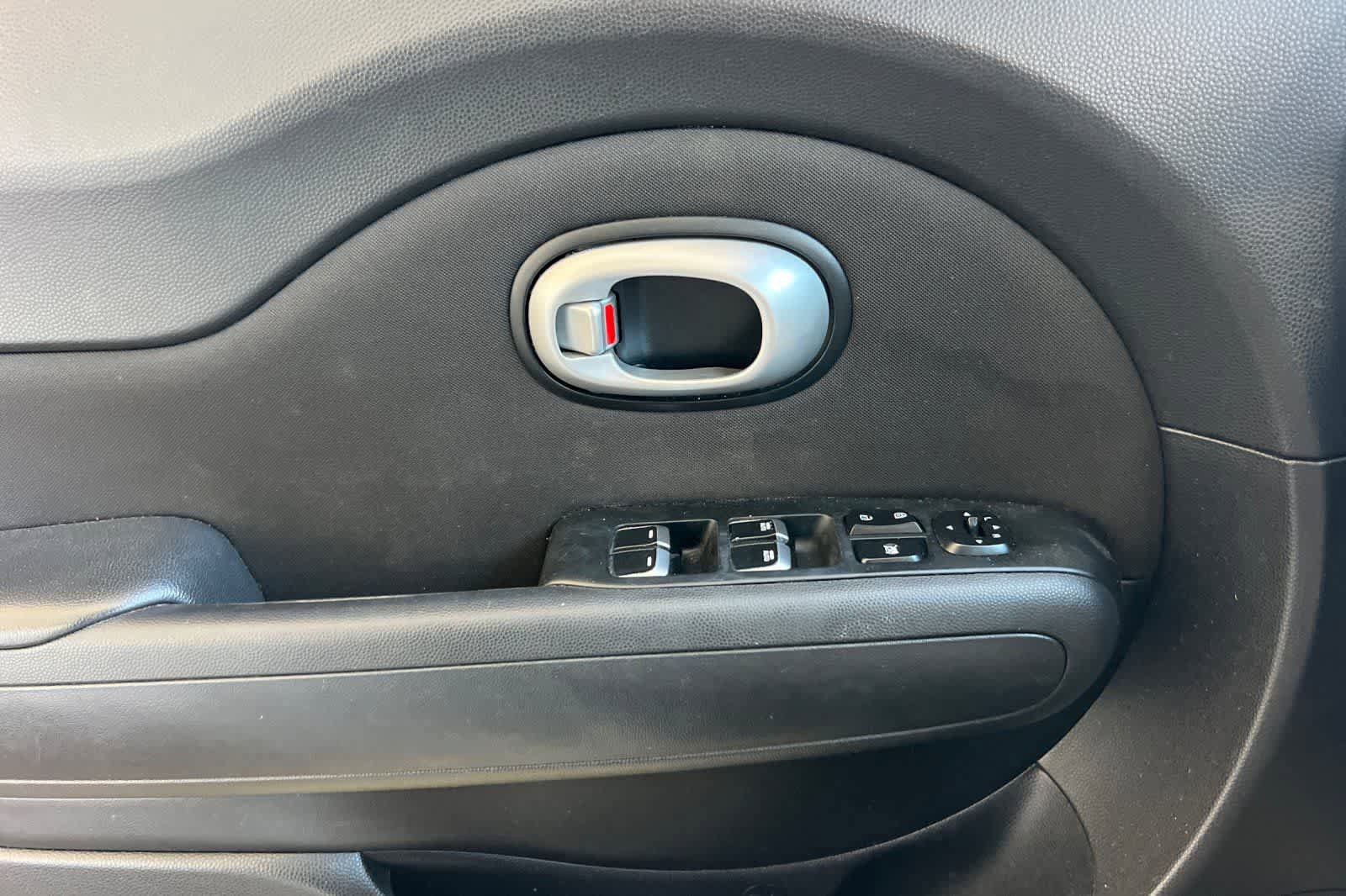 Used 2019 Kia Soul + FWD image 15