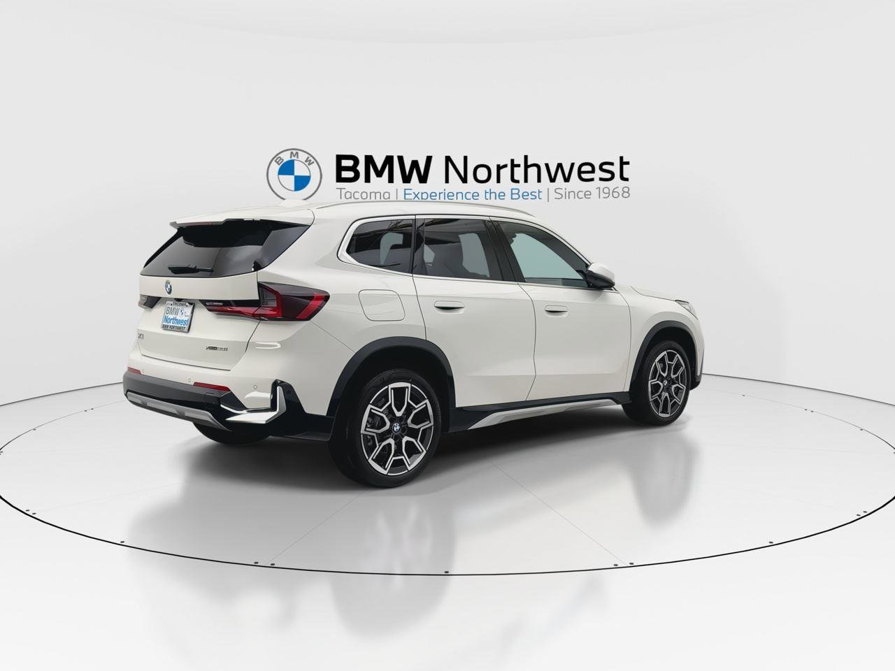 New 2025 BMW X1 xDrive28i w/ Technology Package image 3