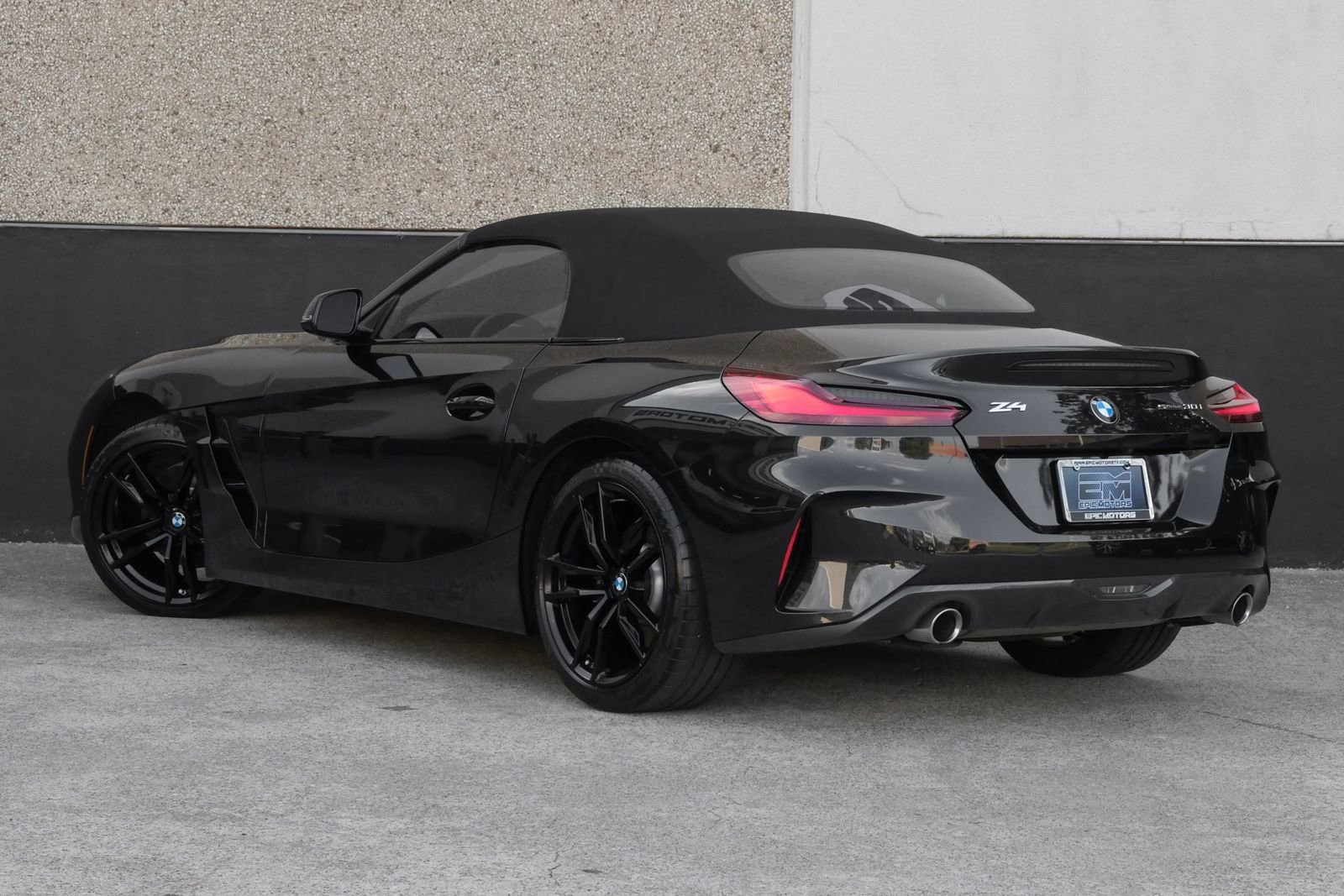 Used 2024 BMW Z4 sDrive30i w/ Convenience Package image 9