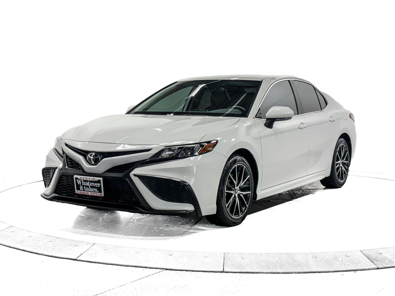 Used 2023 Toyota Camry SE FWD image 3