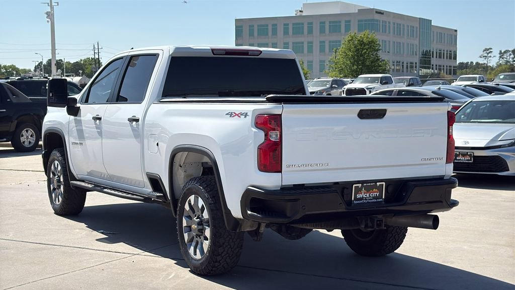 Used 2024 Chevrolet Silverado 2500 Custom w/ Custom Value Package image 3