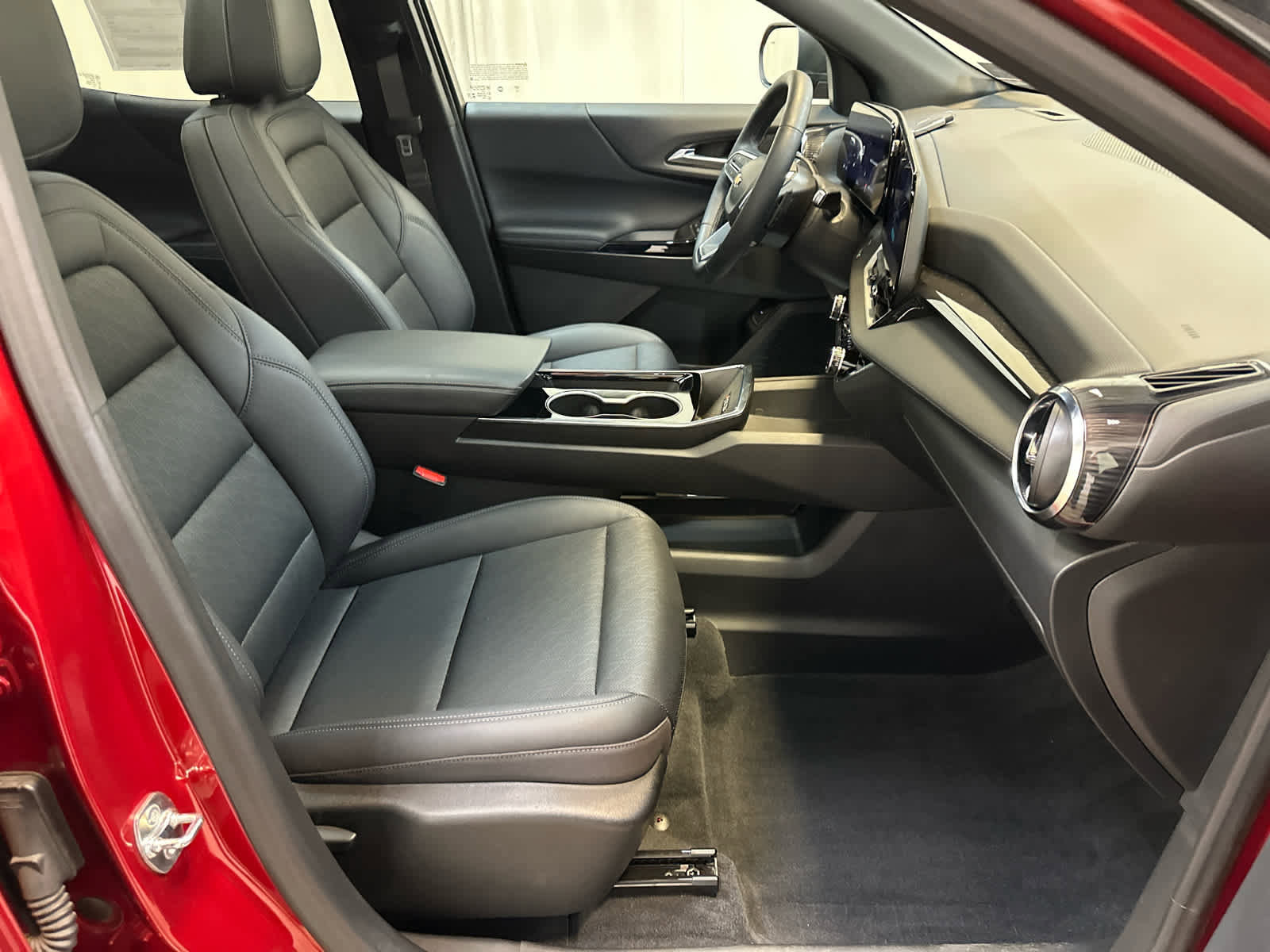 Certified 2025 Chevrolet Equinox LT w/ Convenience Package II image 14