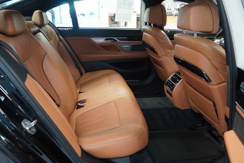 Used 2017 BMW 740i xDrive AWD/4WD image 32