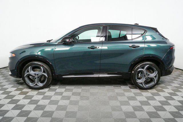 New 2026 Alfa Romeo Tonale w/ Black Premium Package AWD/4WD image 33