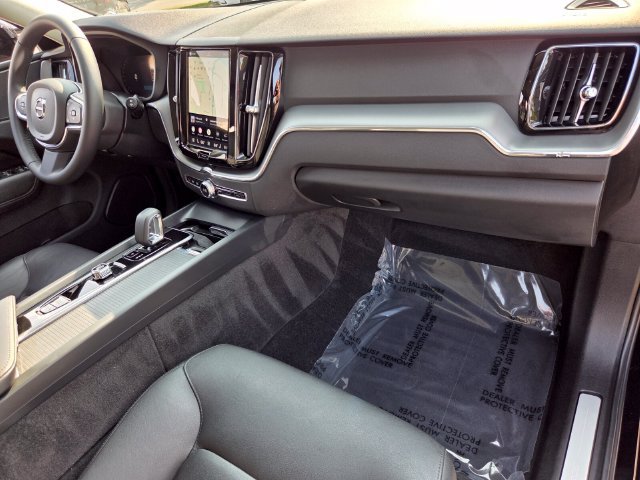 Certified 2024 Volvo XC60 T8 Core AWD/4WD image 19