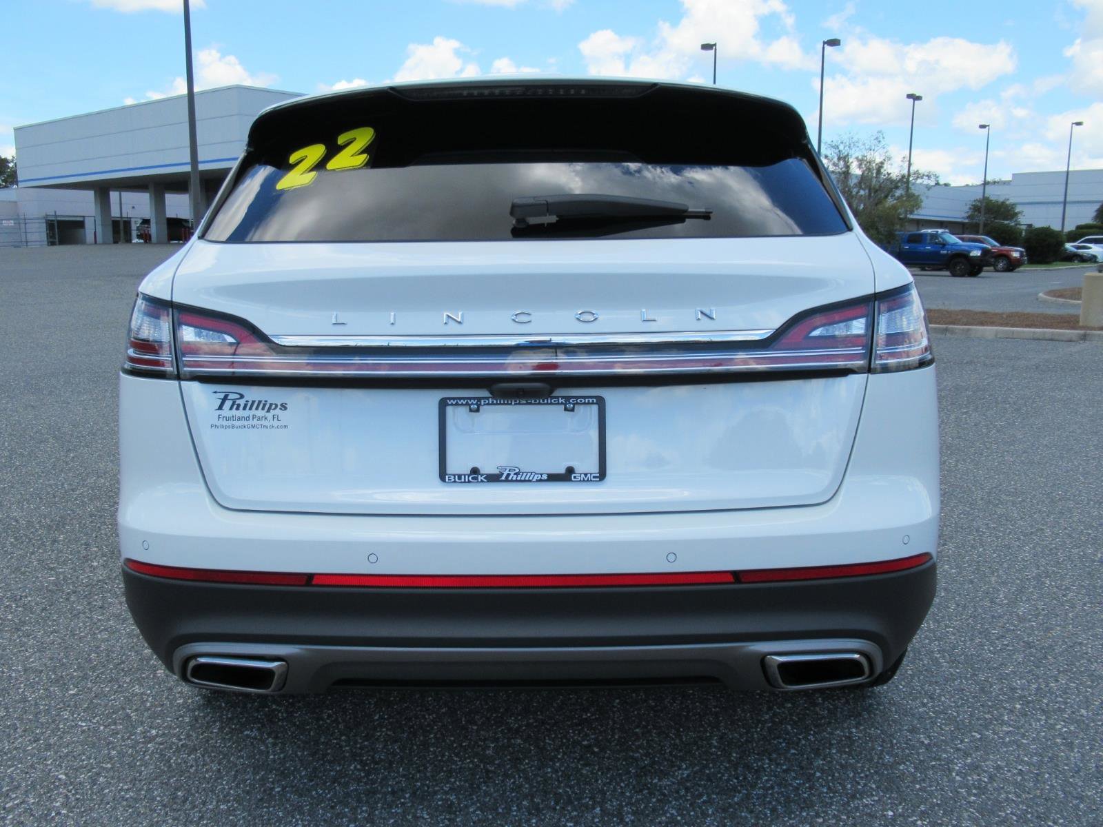 Used 2022 Lincoln Nautilus FWD w/ Premium Package image 6