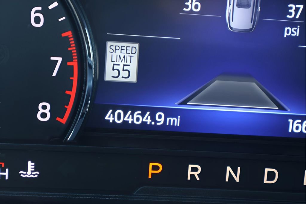 Used 2022 Ford Explorer XLT w/ Equipment Group 202A image 19