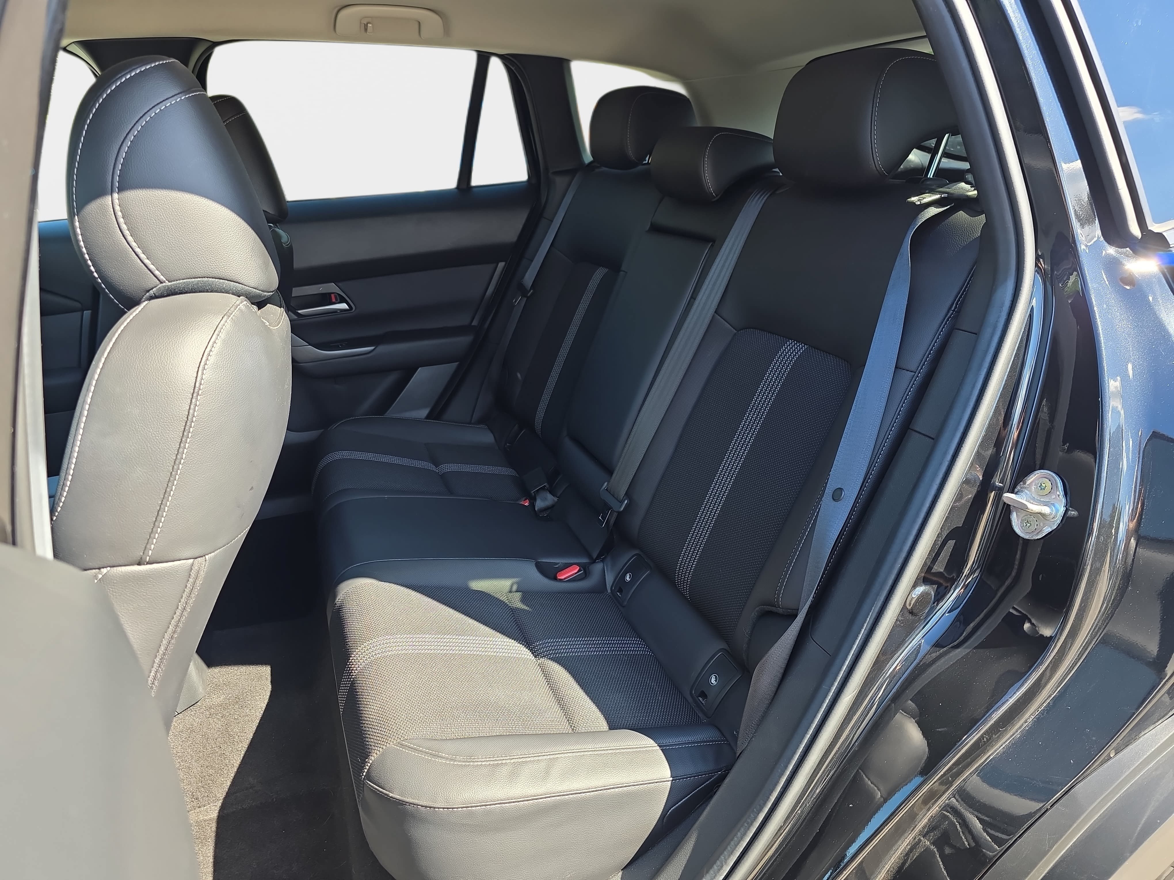 Used 2025 MAZDA CX-50 AWD 2.5 S w/ Preferred Package image 12