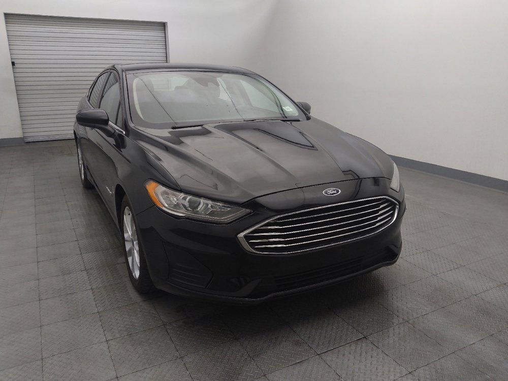 Used 2019 Ford Fusion SE FWD image 14