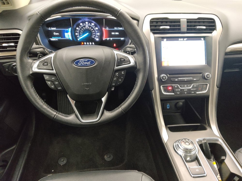Used 2018 Ford Fusion SE w/ Fusion SE Technology Package image 22