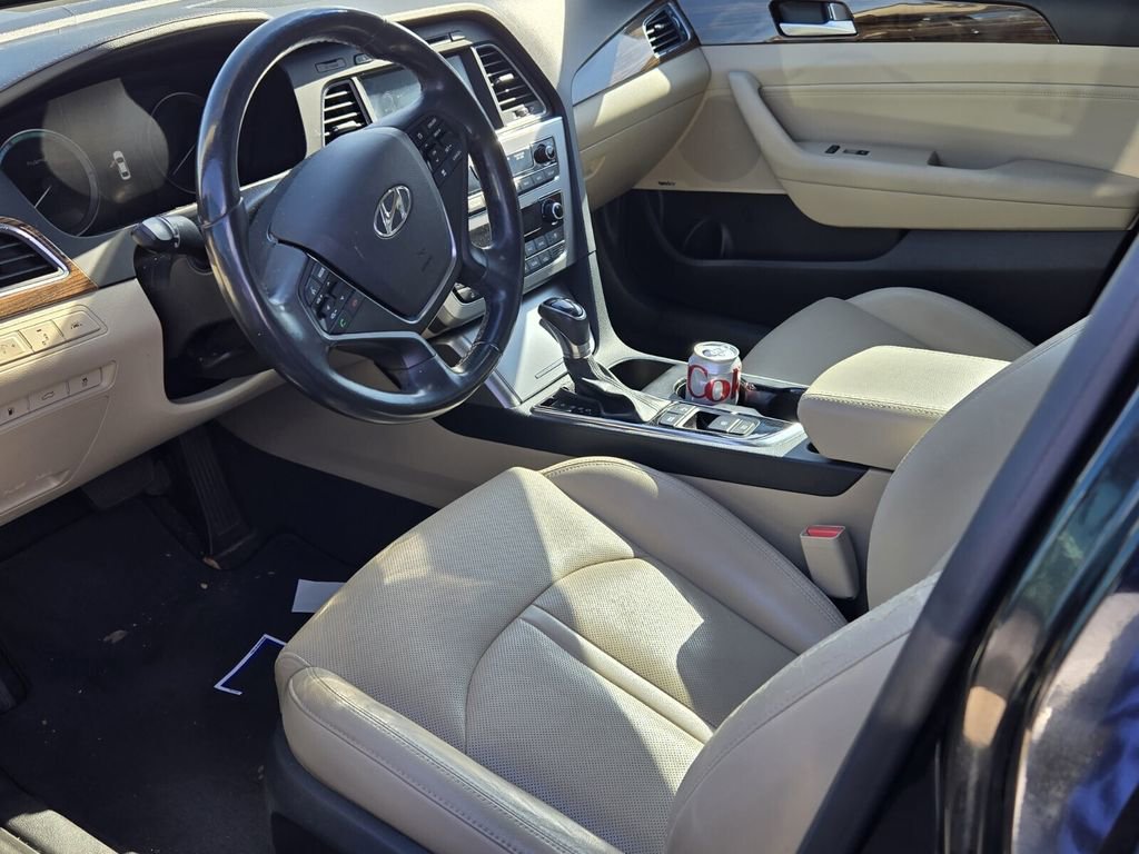 Used 2016 Hyundai Sonata Limited w/ Option Group 02 FWD image 10
