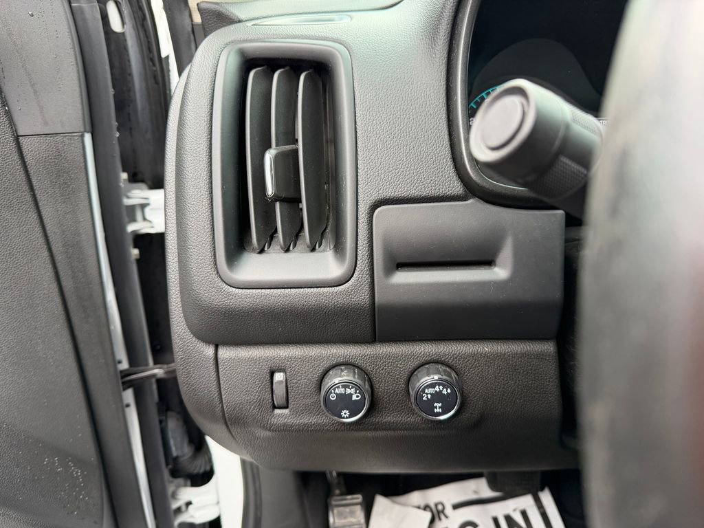 Used 2022 Chevrolet Colorado LT AWD/4WD image 15