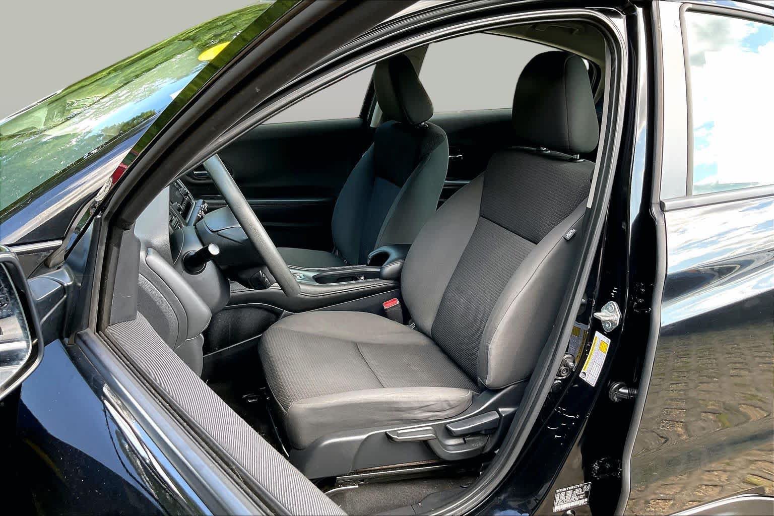 Used 2019 Honda HR-V LX image 8
