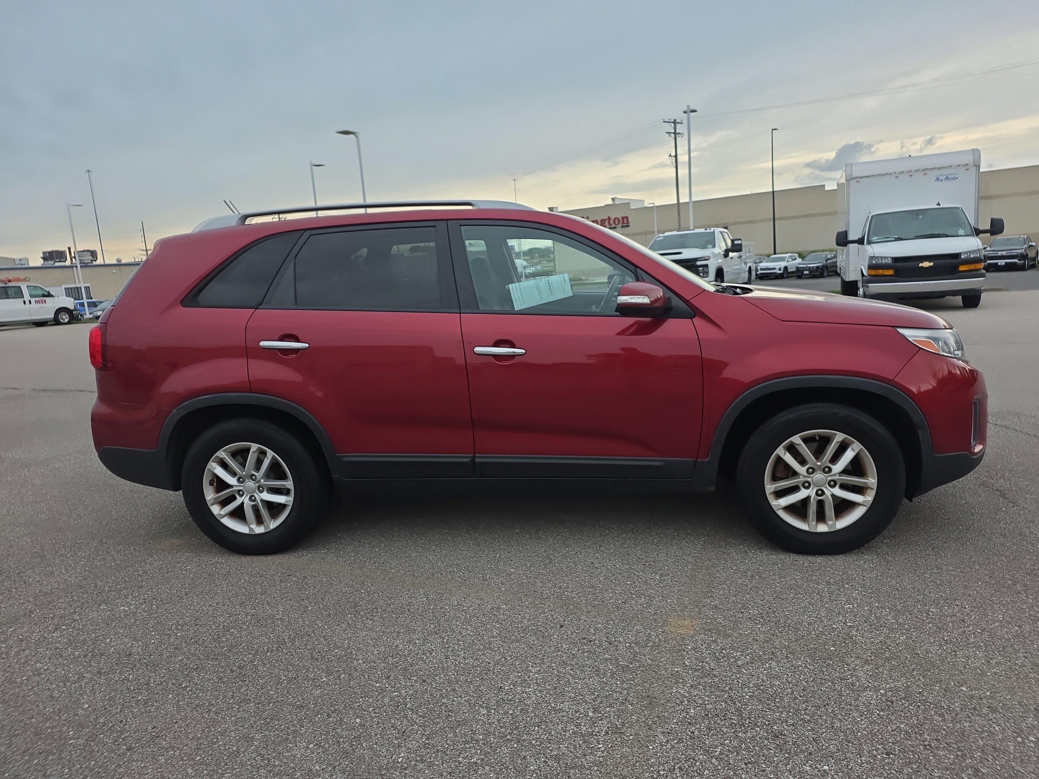 Used 2015 Kia Sorento LX image 2