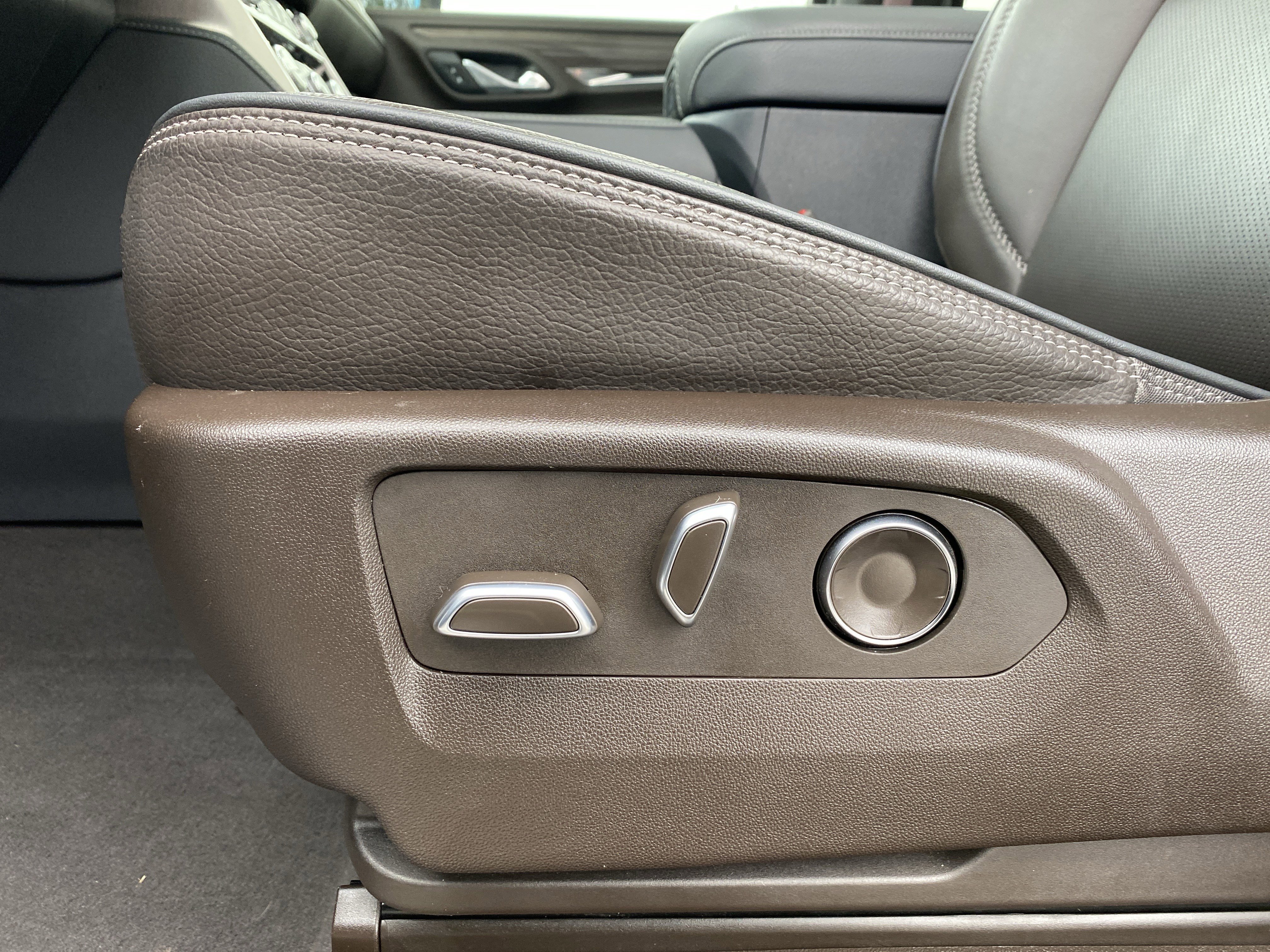 Used 2024 GMC Yukon Denali w/ Denali Reserve Package image 30