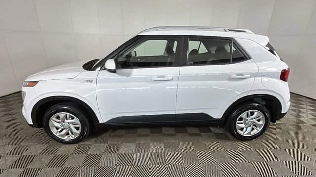 Used 2020 Hyundai Venue SEL FWD image 6