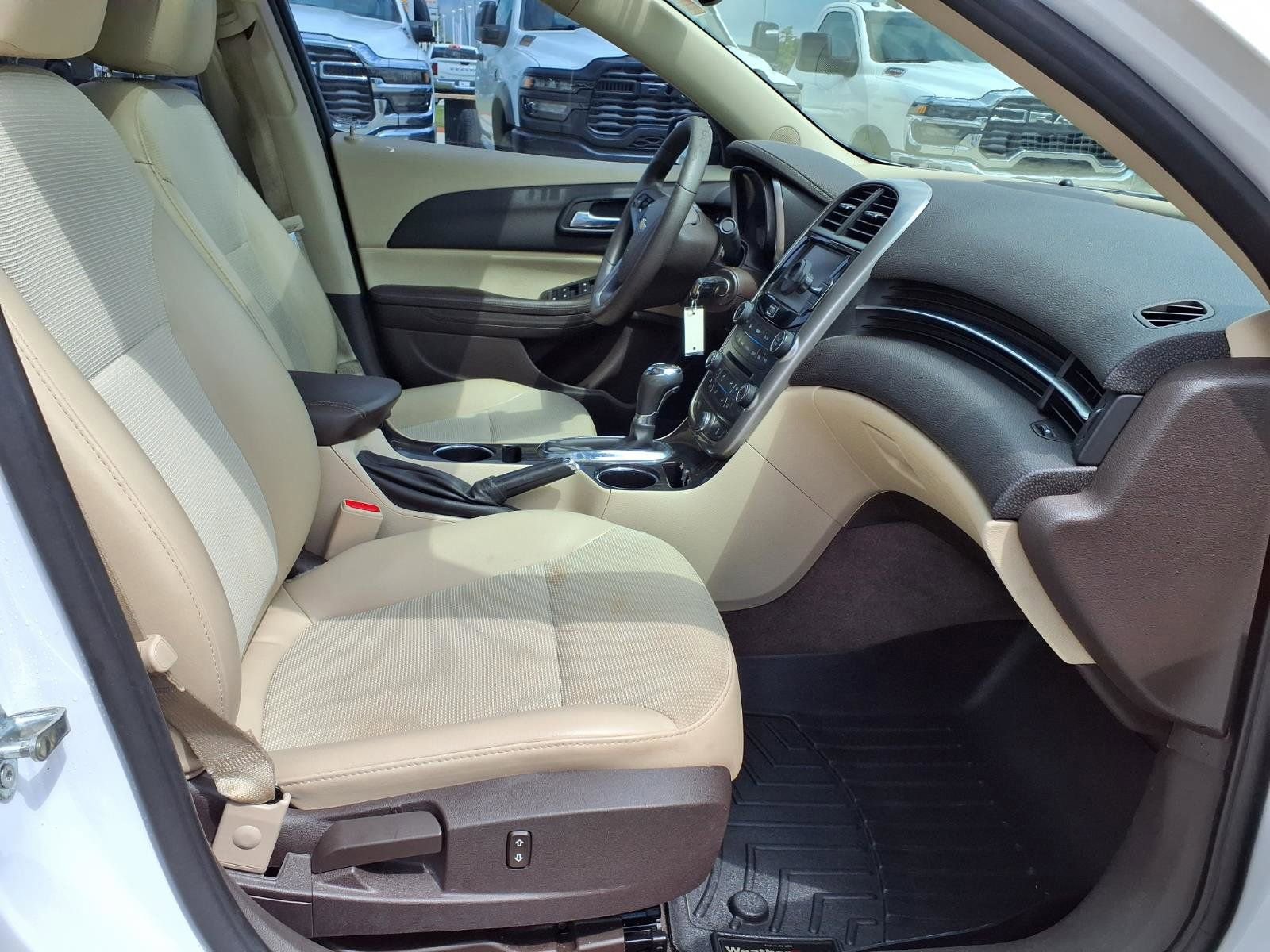 Used 2015 Chevrolet Malibu LT FWD image 17