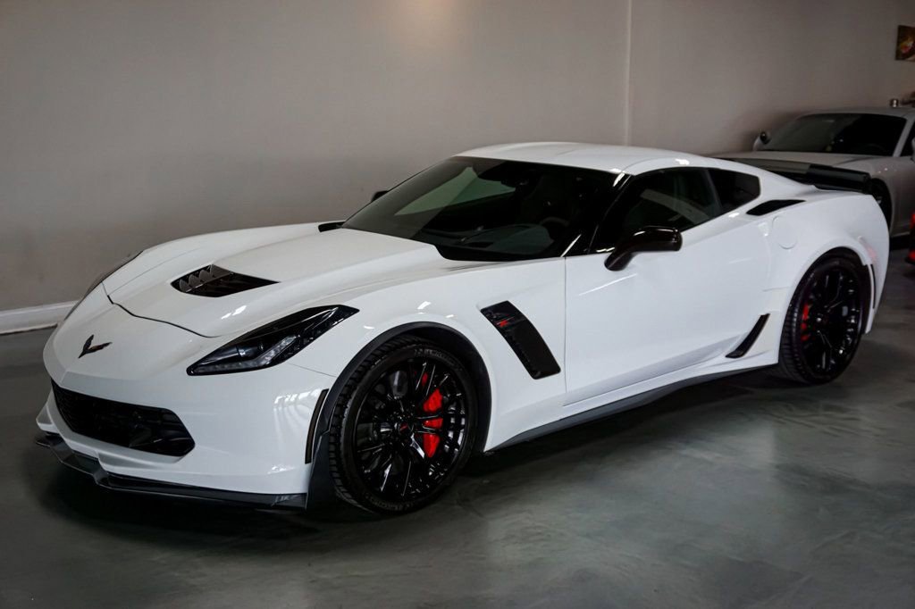 Used 2017 Chevrolet Corvette Z06 w/ Z07 Performance Package image 5
