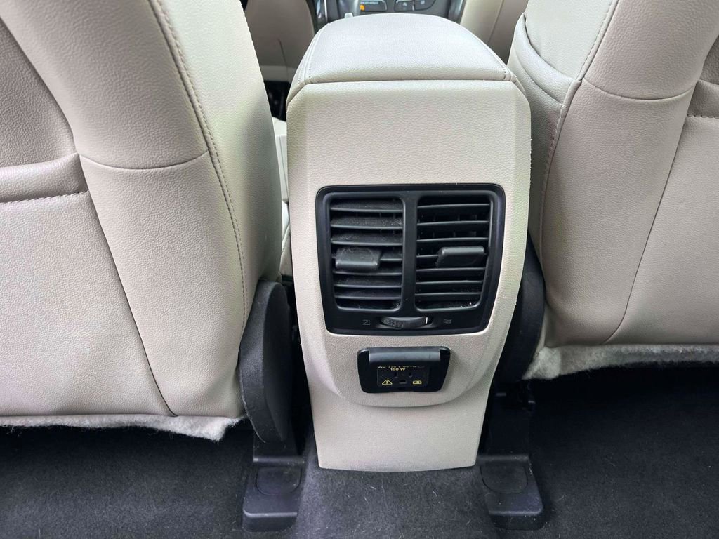 Used 2017 Ford Escape Titanium image 7