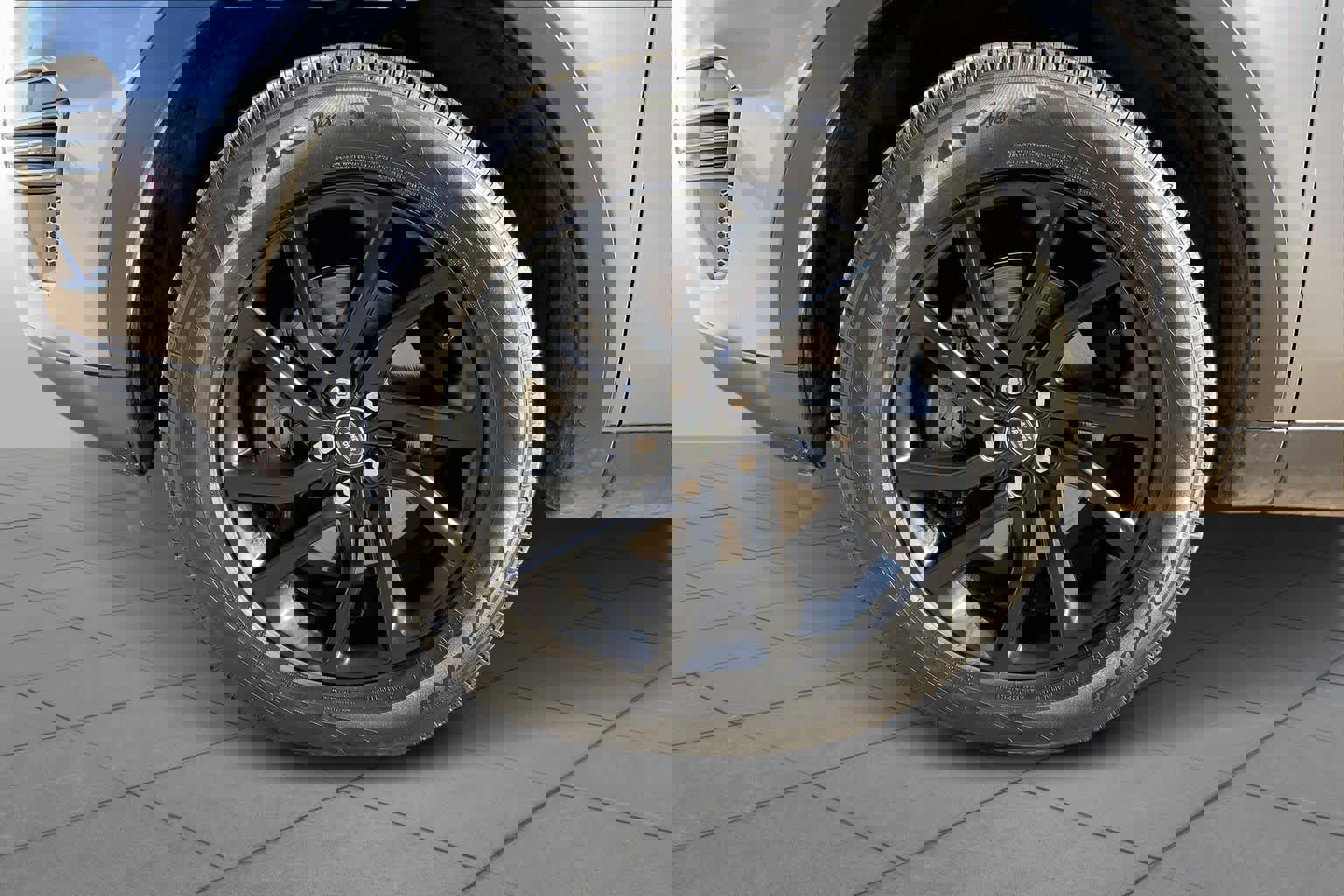 Certified 2019 Land Rover Discovery Sport SE image 9