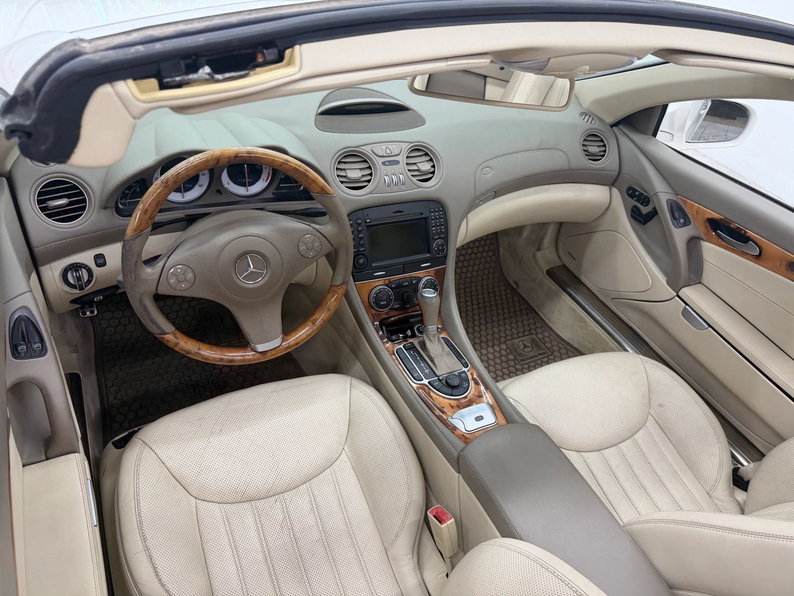 Used 2009 Mercedes-Benz SL 550 image 14