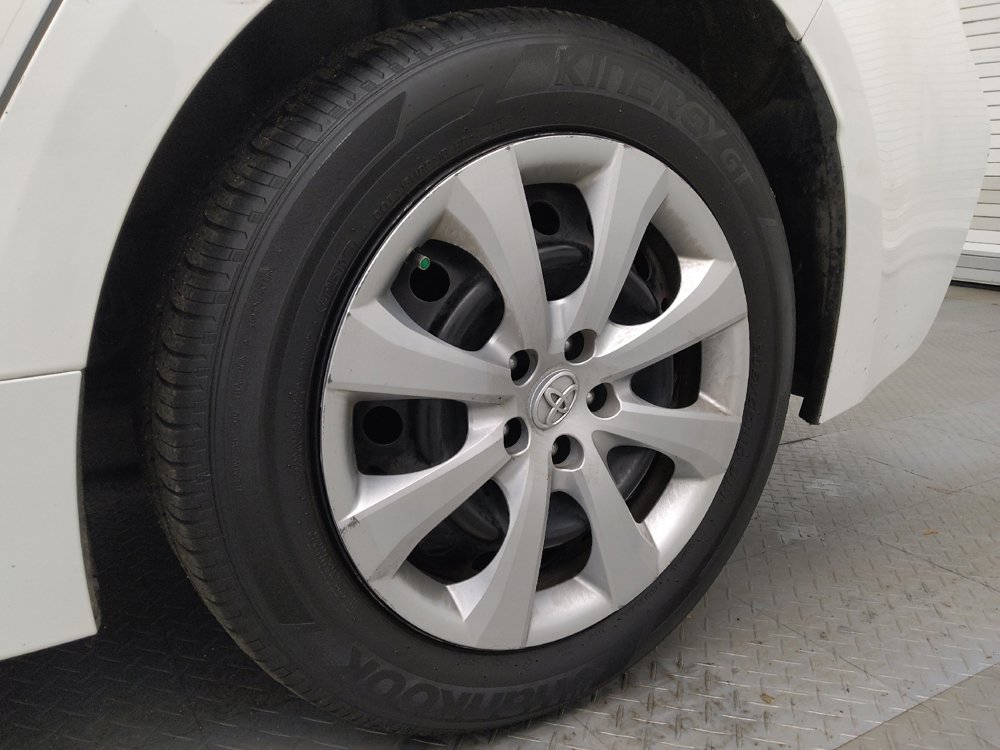 Used 2022 Toyota Corolla LE image 31