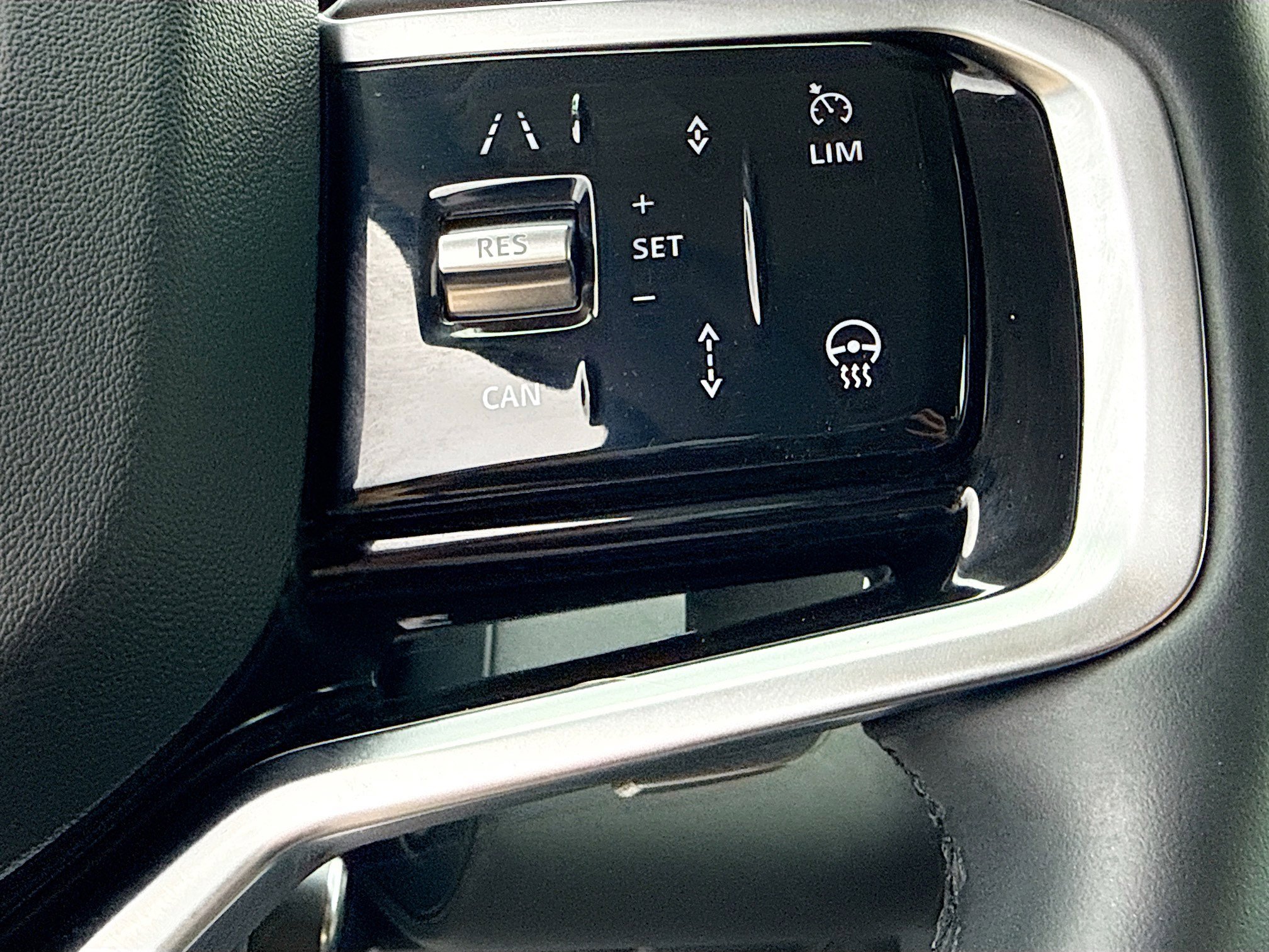 Certified 2025 Land Rover Discovery Sport S image 38